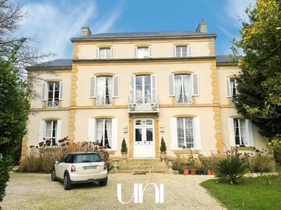 Maison - 200 m² - 8 pièces