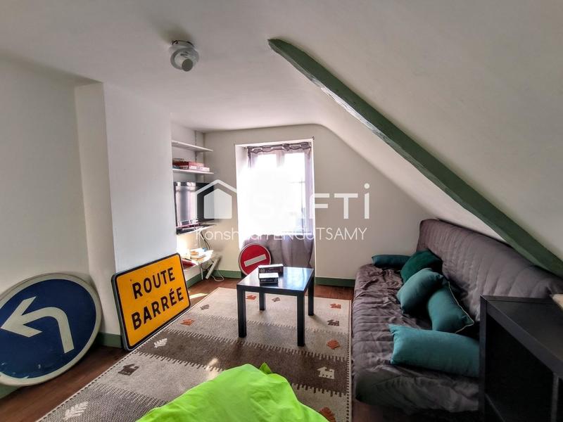 Maison - 235 m² - 10 pièces