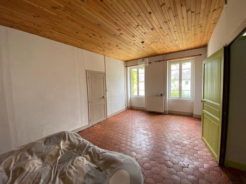 Maison - 286 m² - 10 pièces