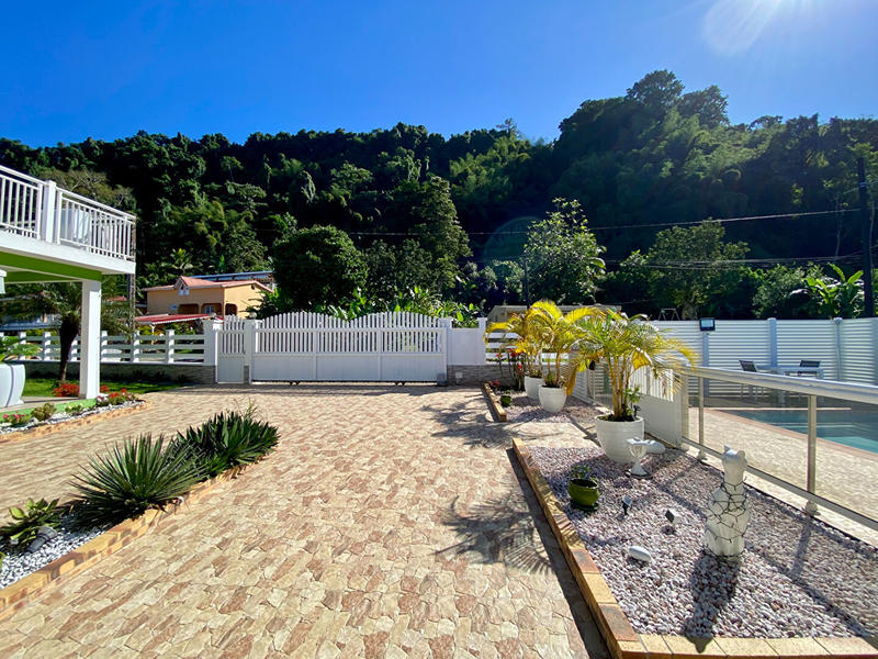 Maison - 110 m² - 4 pièces