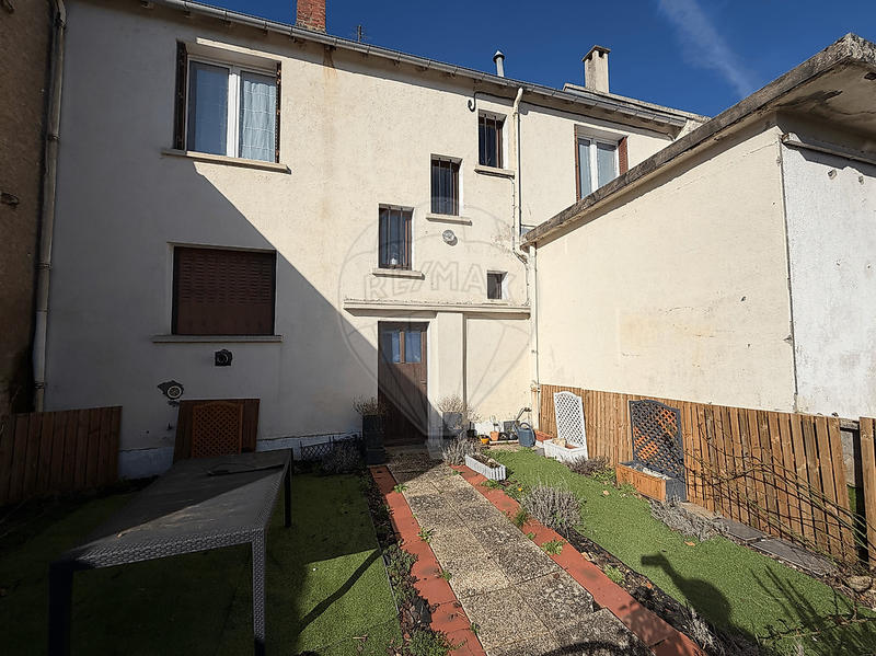 Maison - 121 m² - 7 pièces