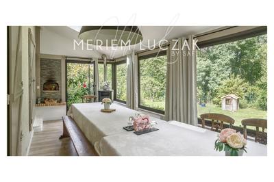 Maison - 222 m² - 8 pièces