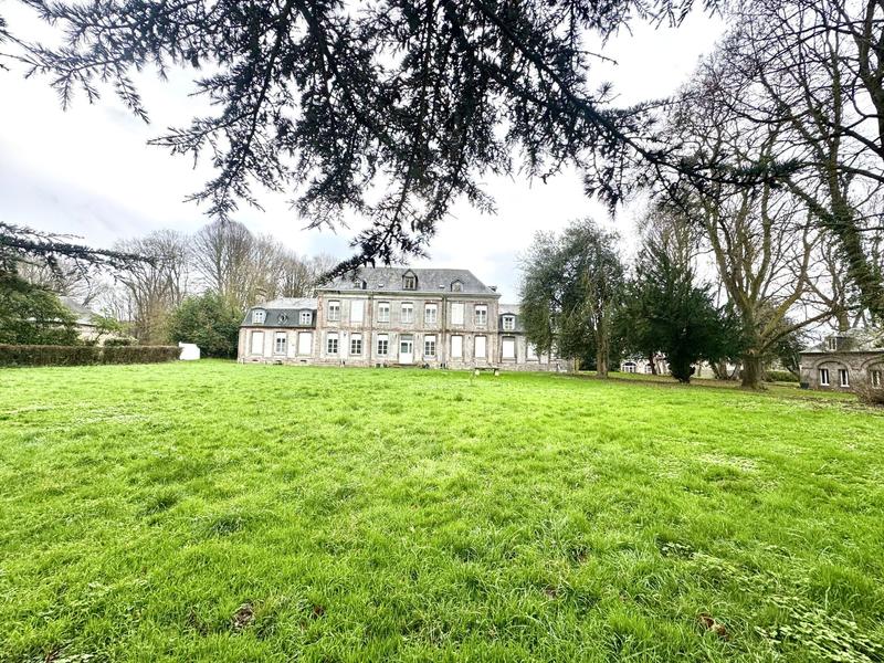 Château - 782 m² - 10 pièces