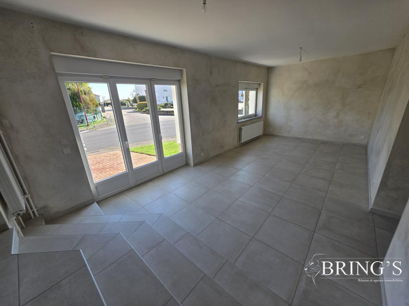 Maison - 221 m² - 8 pièces