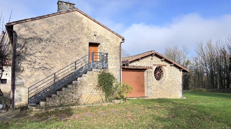 Demeure - 405 m² - 11 pièces