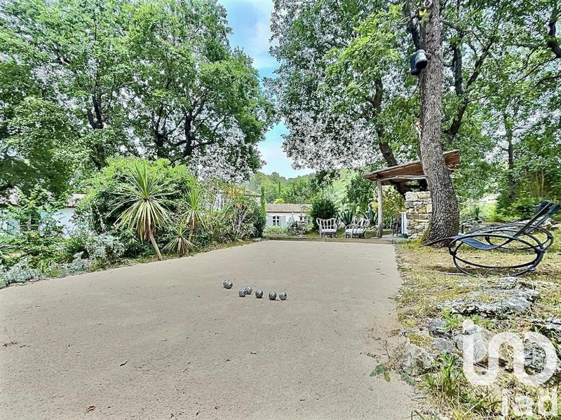 Maison - 332 m² - 10 pièces