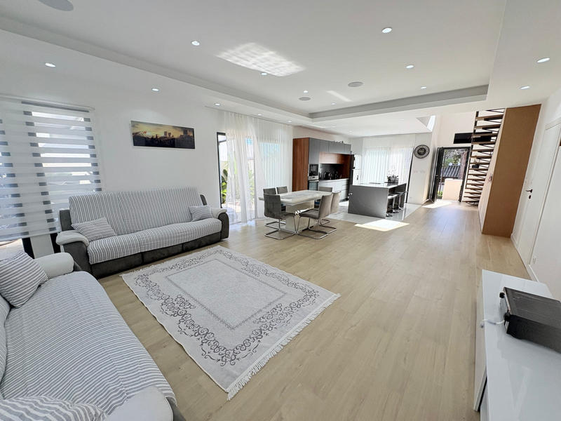 Villa - 160 m² - 5 pièces