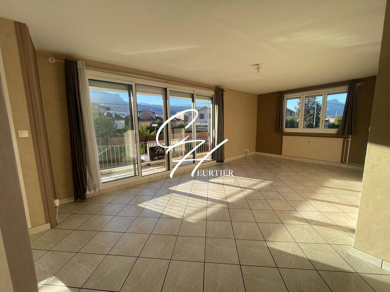 Appartement - 96 m² - 5 pièces