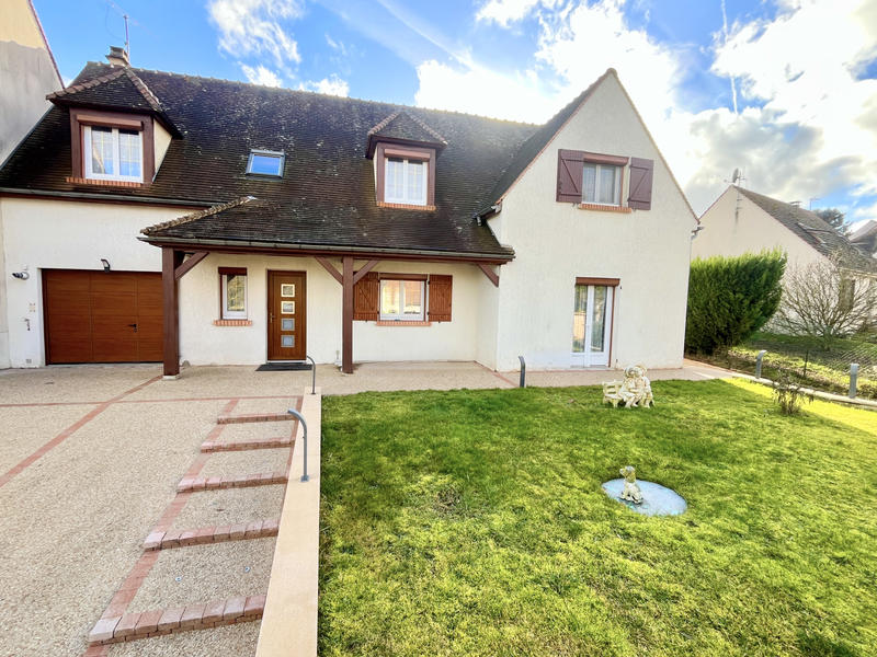 Maison - 160 m² - 8 pièces