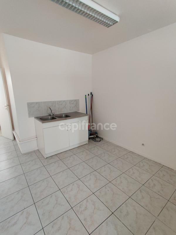 Local commercial - 183 m² - 6 pièces