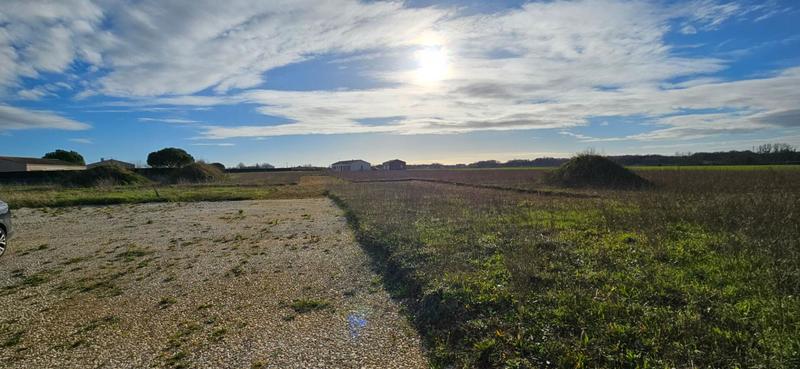 Terrain constructible - 593 m²