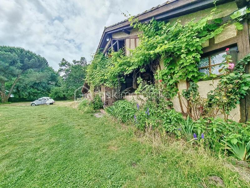 Corps de ferme - 320 m² - 10 pièces