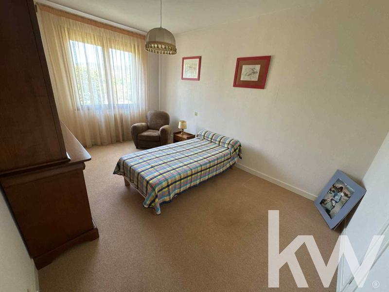 Maison - 233 m² - 8 pièces