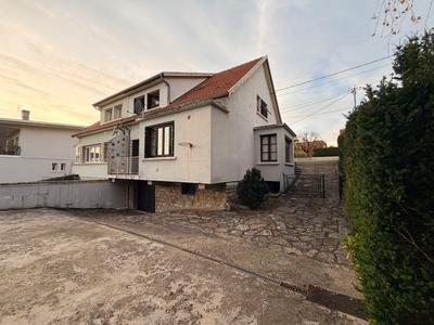 Maison - 111 m² - 6 pièces