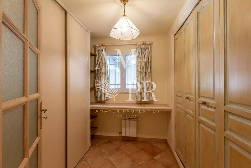 Villa - 181 m² - 7 pièces