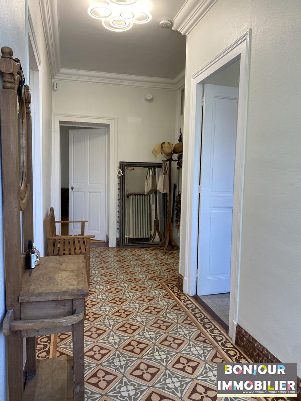 Maison traditionnelle - 176 m² - 6 pièces