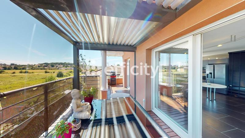 Appartement - 108 m² - 5 pièces