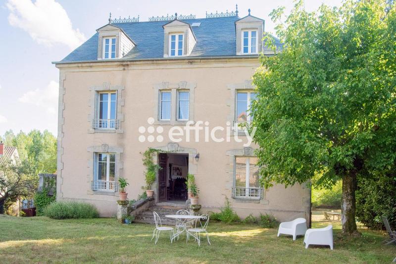 Maison - 274 m² - 8 pièces