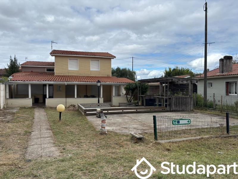 Chambre - 11 m² - 1 pièce