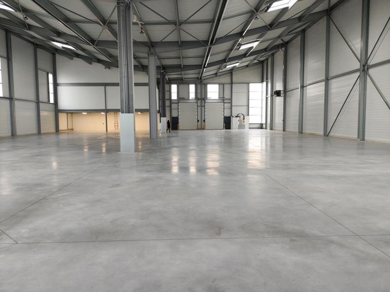 Local d'activité / Entrepôt - 1 826 m²