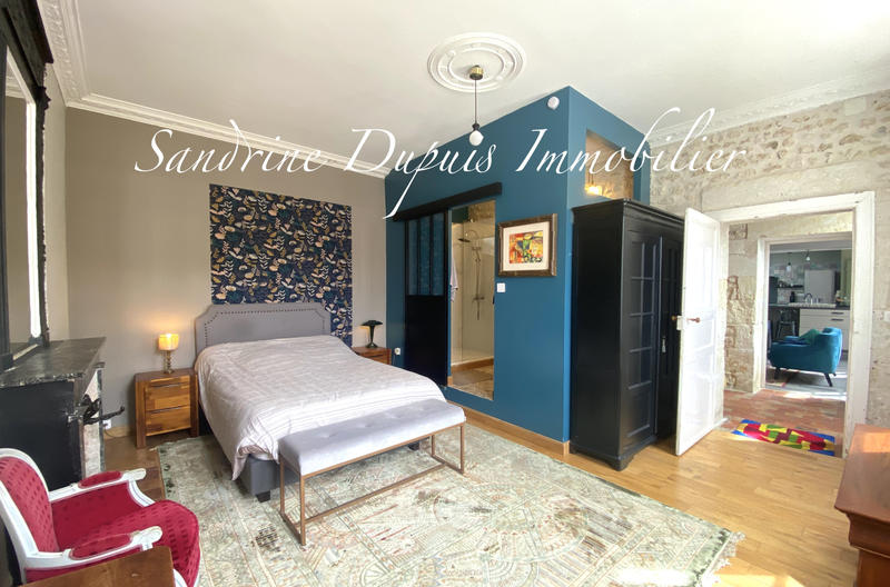 Propriété - 230 m² - 8 pièces