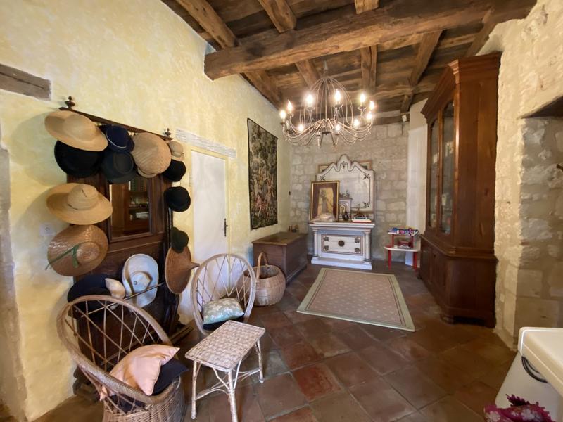 Maison - 365 m² - 8 pièces