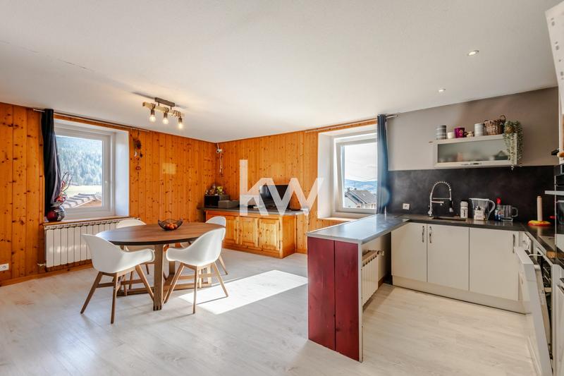 Maison de village - 357 m² - 10 pièces