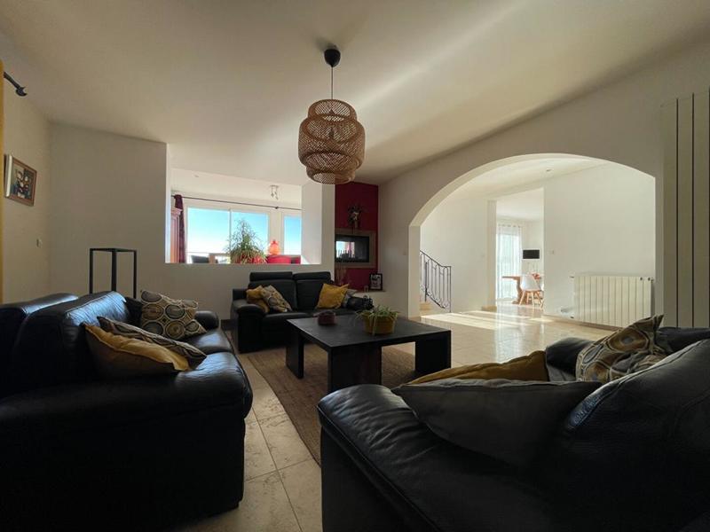 Maison - 288 m² - 10 pièces