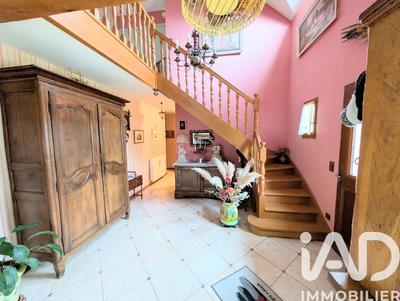 Maison - 201 m² - 7 pièces