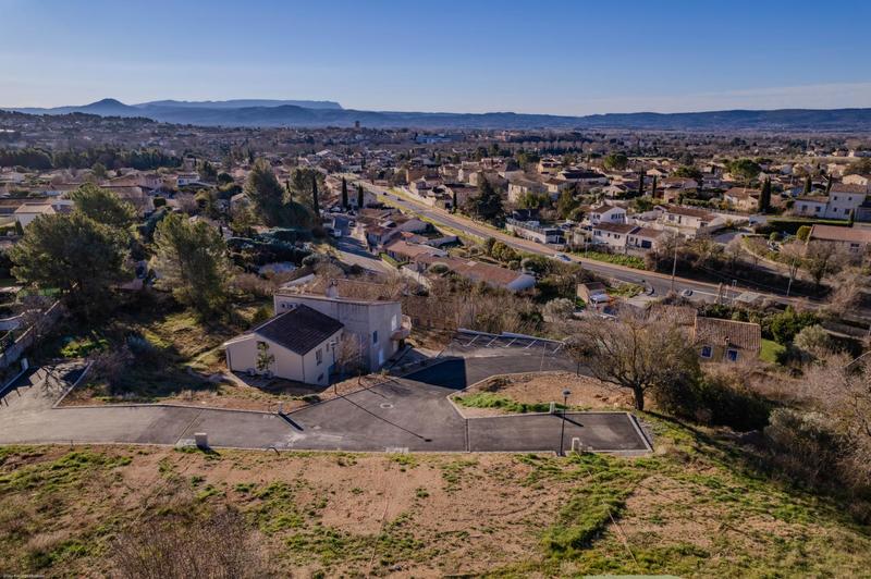 Villa - 90 m² - 4 pièces