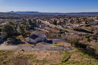 Villa - 90 m² - 4 pièces