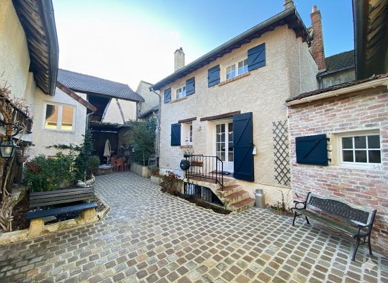 Maison ancienne - 180 m² - 9 pièces