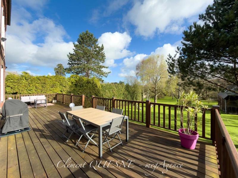 Maison - 421 m² - 11 pièces