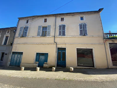 Maison - 275 m² - 13 pièces