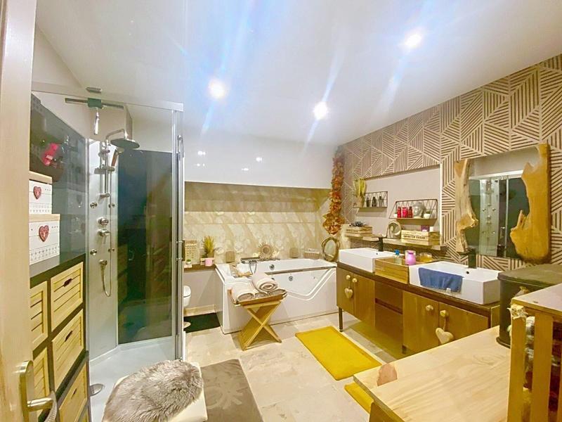 Maison - 144 m² - 5 pièces