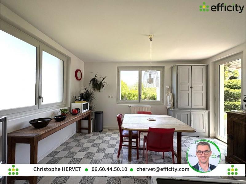 Maison - 218 m² - 6 pièces