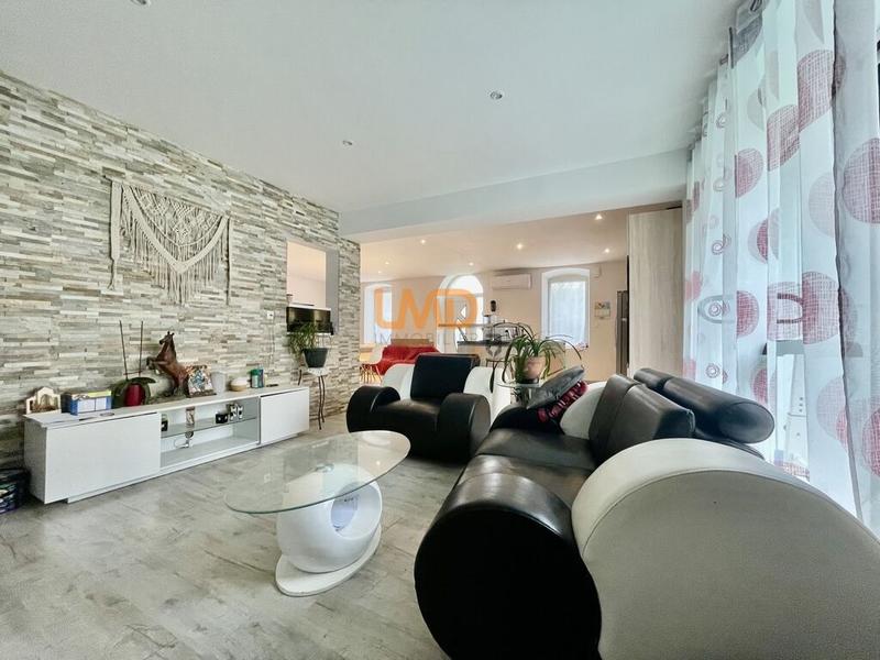 Maison - 177 m² - 7 pièces