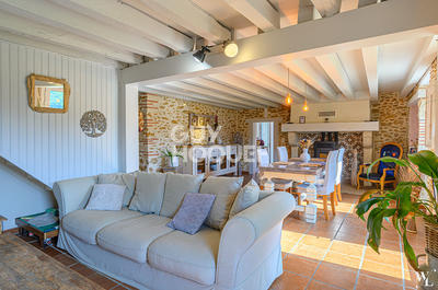 Maison - 220 m² - 5 pièces