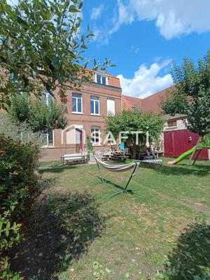 Maison - 214 m² - 8 pièces