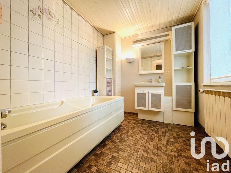 Maison - 139 m² - 8 pièces