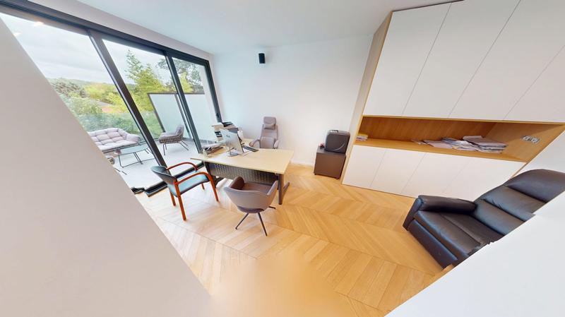 Villa - 262 m² - 9 pièces