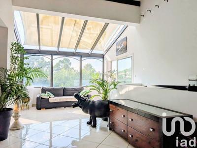 Maison - 230 m² - 8 pièces