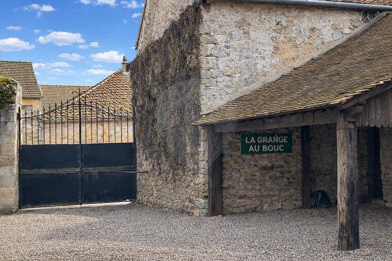 Propriété - 225 m² - 6 pièces