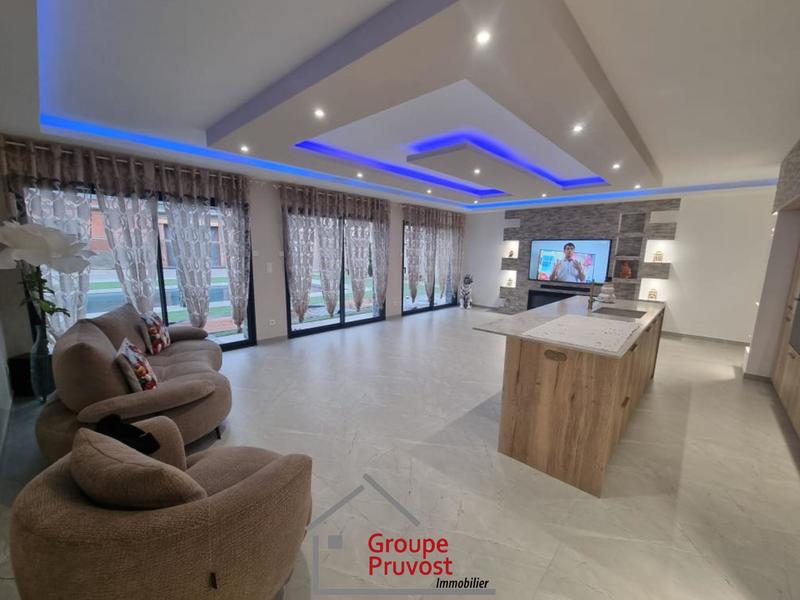 Maison - 240 m² - 5 pièces