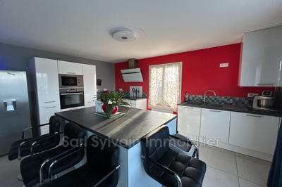 Maison - 137 m² - 5 pièces