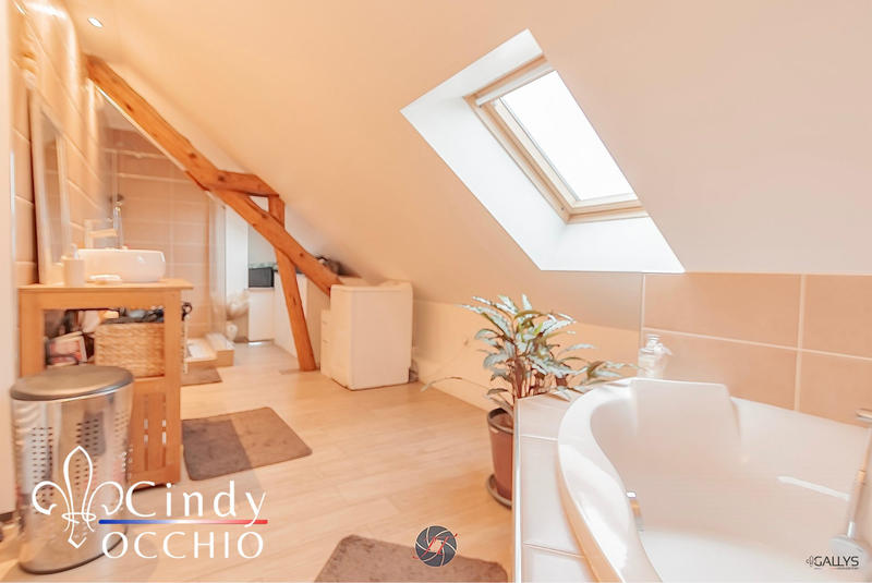 Appartement - 77 m² - 3 pièces