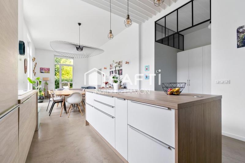 Appartement - 100 m² - 5 pièces