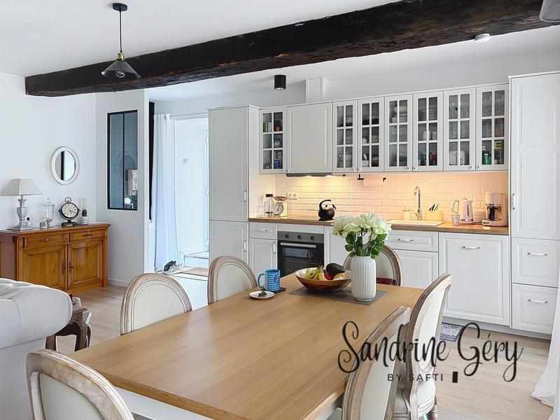 Maison - 140 m² - 5 pièces