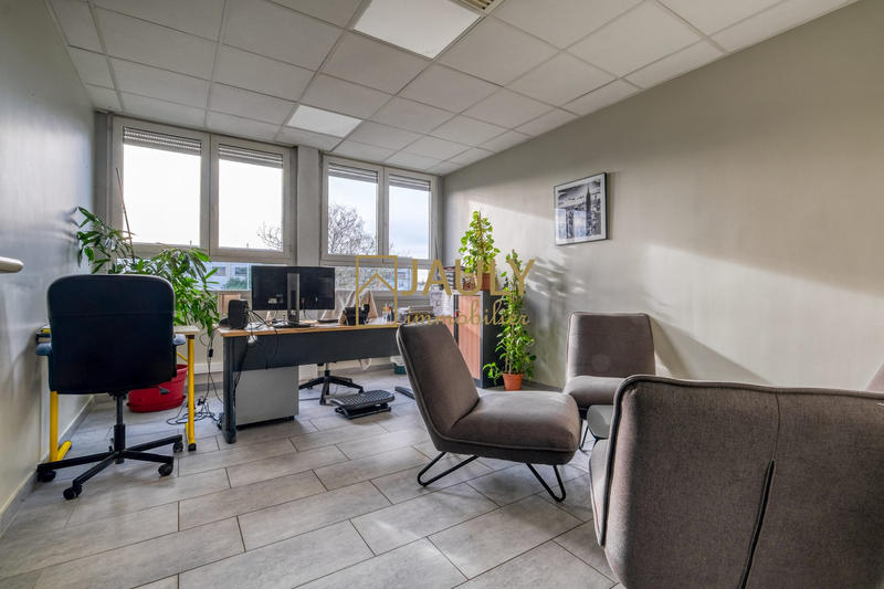 Local commercial - 6 825 m²