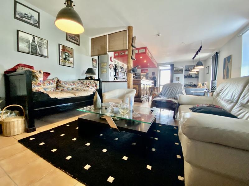 Maison - 279 m² - 9 pièces